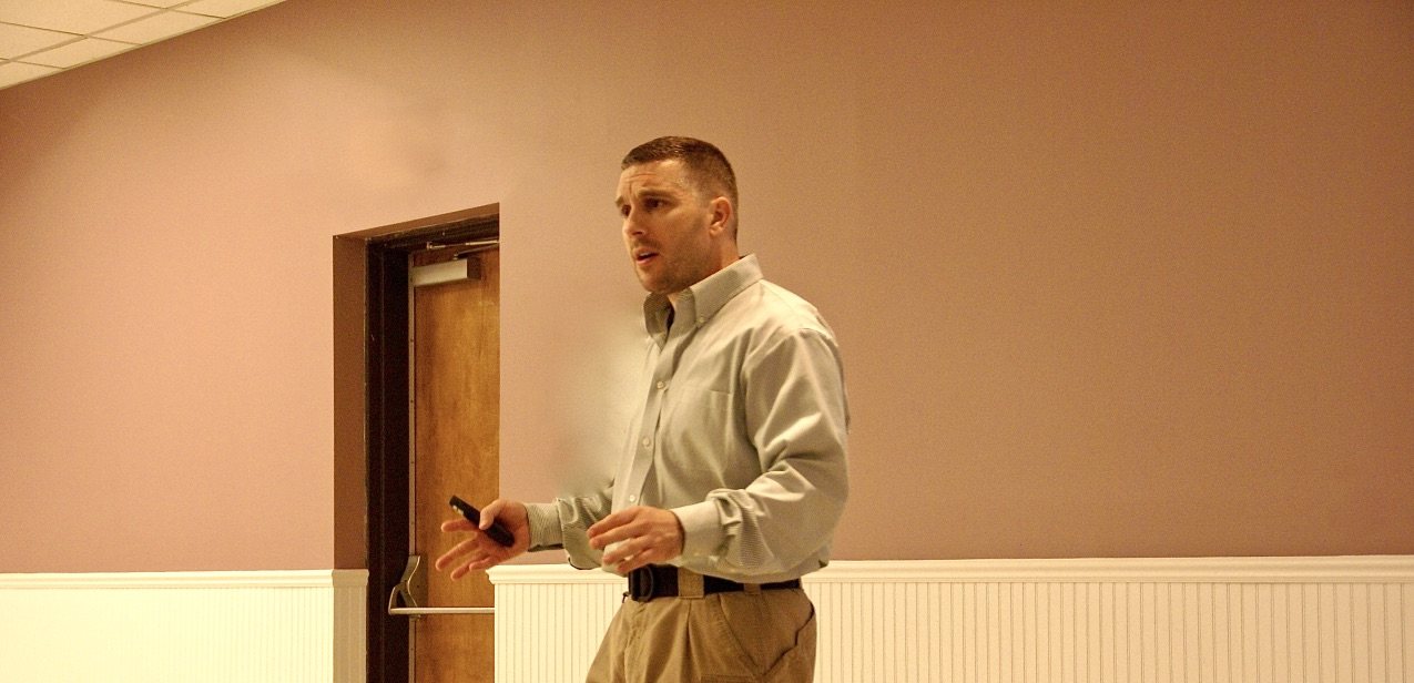 Rom Duckworth teaching a session.